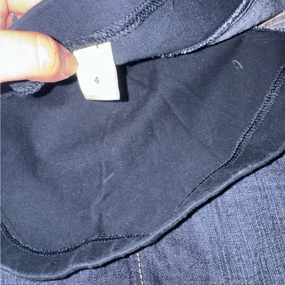 Old navy maternity skirt size is‎ 4 - Picture 3 of 3